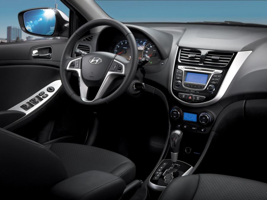  Hyundai Solaris 2010 года  (фото 17 из 26)